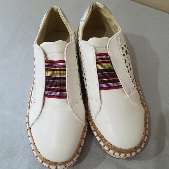 UNIQUE SLIP-ONS - Picture 1 of 4